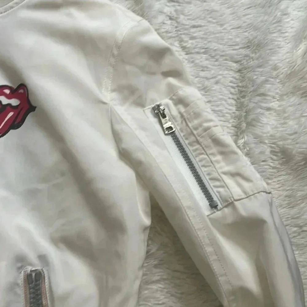 Levi's White Bomber Jacket With Red Patch - image 7